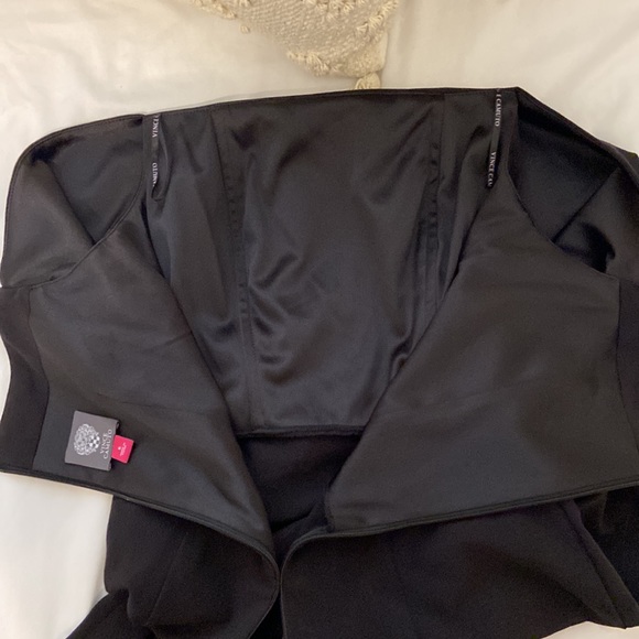 Black Elegant Vince Camuto on/off Shoulder Formal Gown with Rouging - Picture 6 of 6